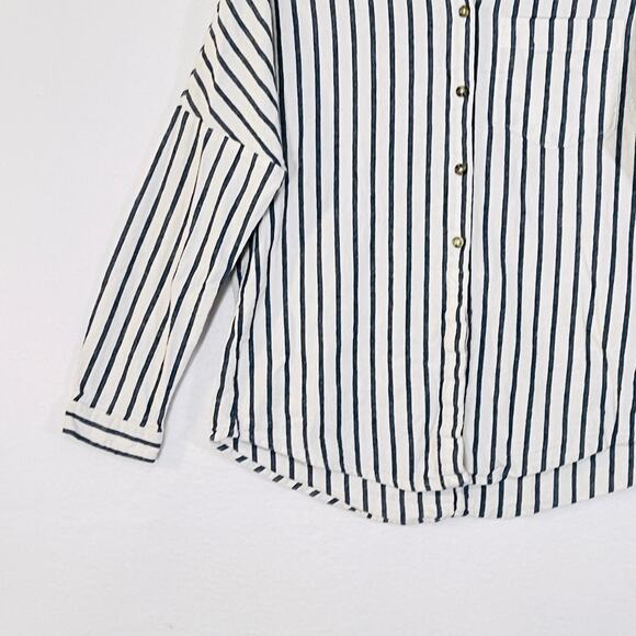 Urban Outfitters Button Down Shirt Womens Small White Gray Striped Embossed - Picture 6 of 11